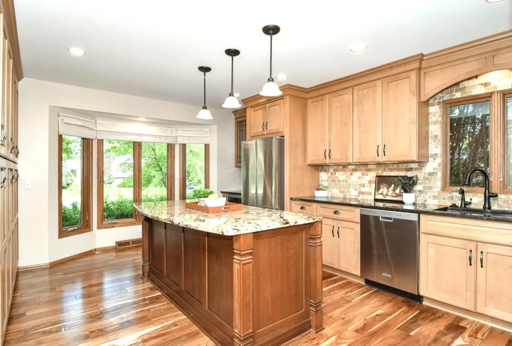 4428 Pleasant Drive Arden Hills, MN 55112