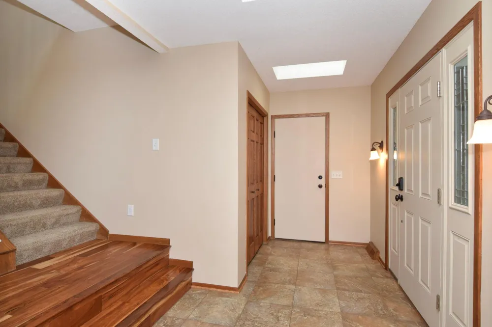 4428 Pleasant Drive Arden Hills, MN 55112