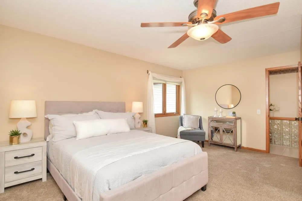 4428 Pleasant Drive Arden Hills, MN 55112