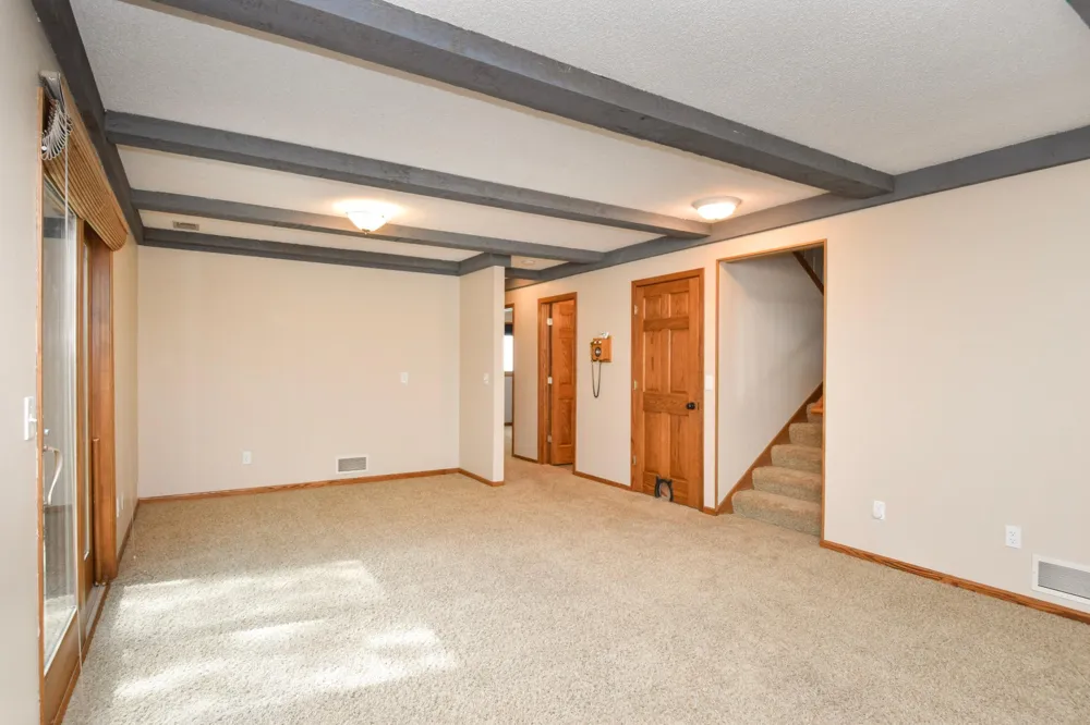 4428 Pleasant Drive Arden Hills, MN 55112