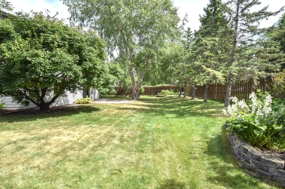 4428 Pleasant Drive Arden Hills, MN 55112