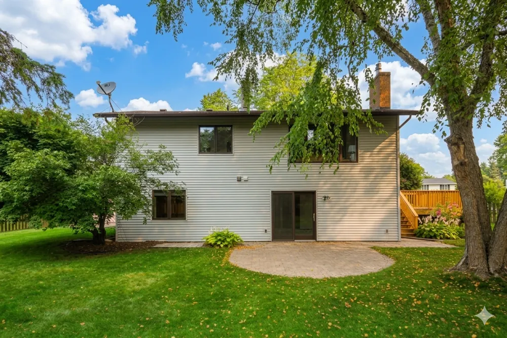 4428 Pleasant Drive Arden Hills, MN 55112