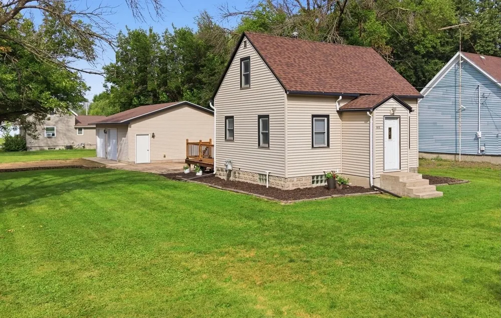 412 S Central Avenue Mapleton, MN 56065