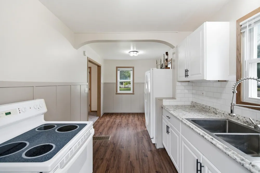 412 S Central Avenue Mapleton, MN 56065