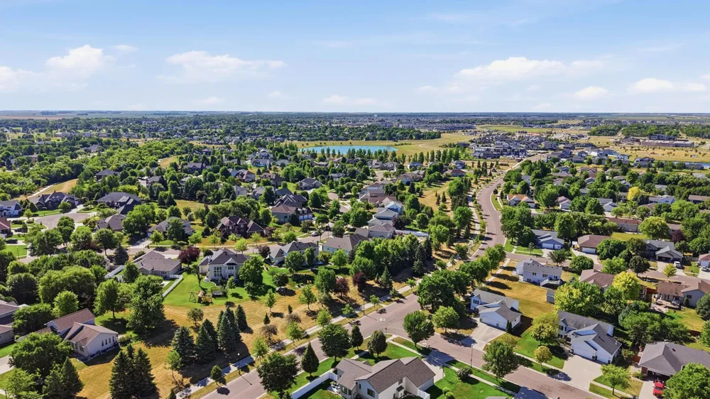 4233 Timberline Drive S Fargo, ND 58104