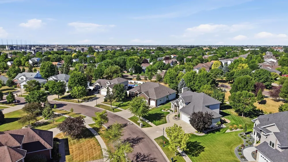4233 Timberline Drive S Fargo, ND 58104