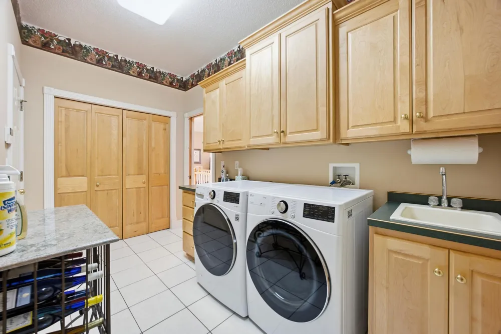 4233 Timberline Drive S Fargo, ND 58104