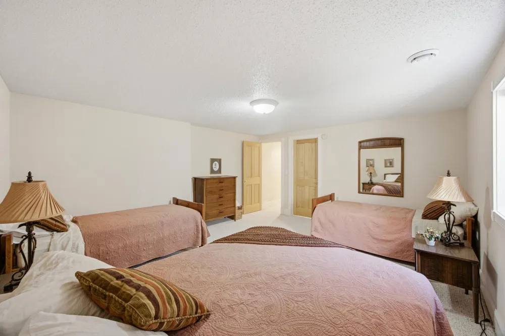 4233 Timberline Drive S Fargo, ND 58104
