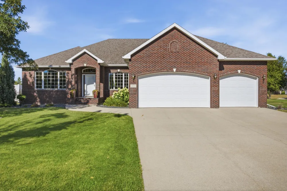4233 Timberline Drive S Fargo, ND 58104