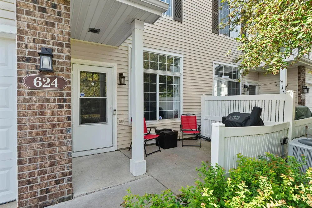 624 Tamarack Trail #1008 Farmington, MN 55024