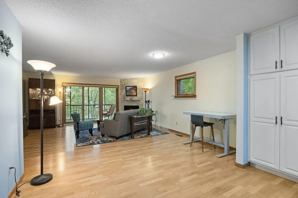 1880 Shady Beach Avenue Roseville, MN 55113