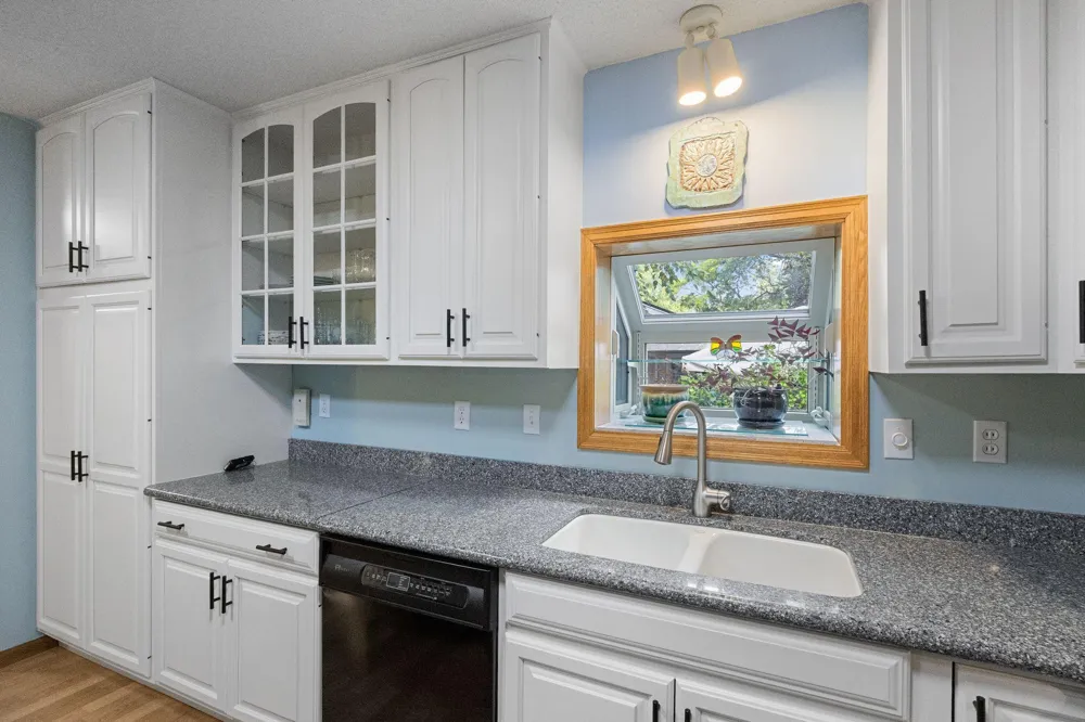 1880 Shady Beach Avenue Roseville, MN 55113
