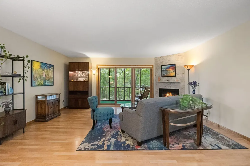 1880 Shady Beach Avenue Roseville, MN 55113