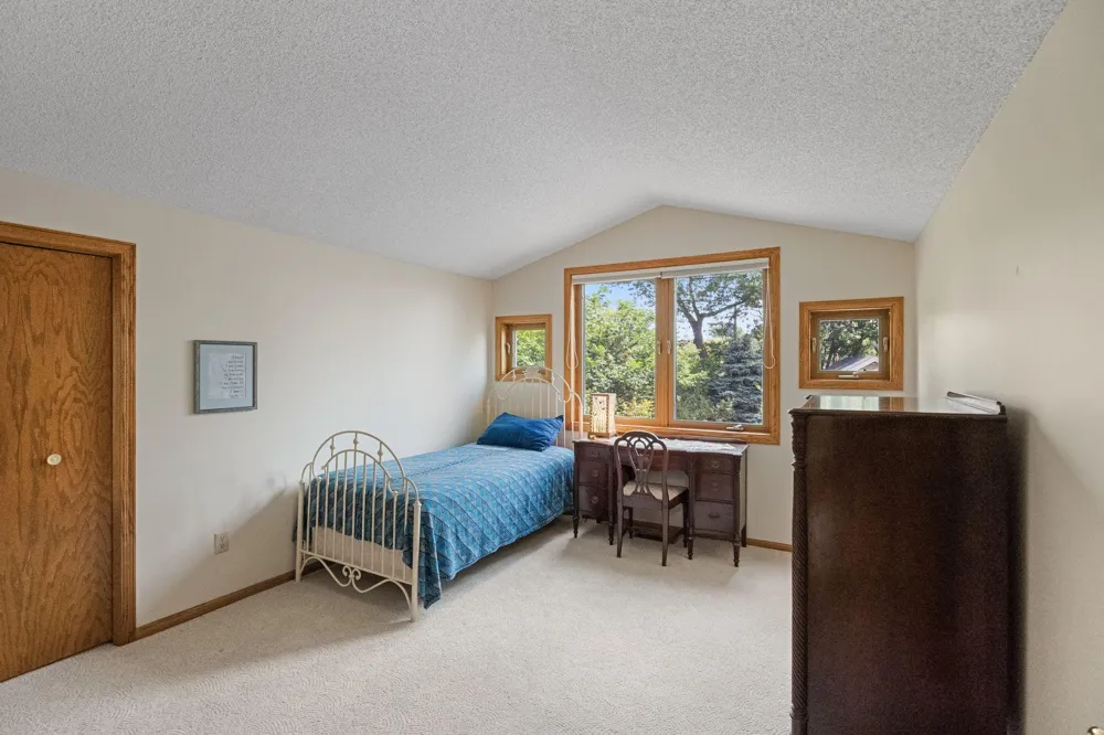1880 Shady Beach Avenue Roseville, MN 55113