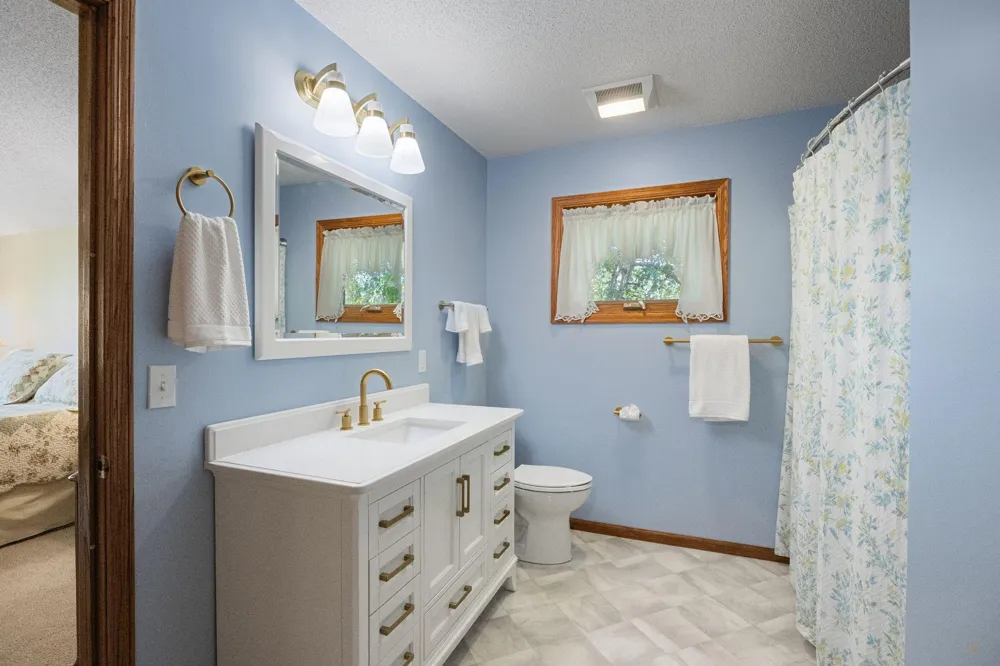 1880 Shady Beach Avenue Roseville, MN 55113