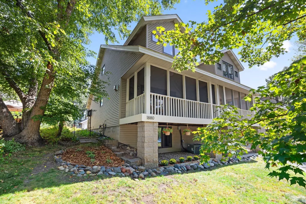 1880 Shady Beach Avenue Roseville, MN 55113