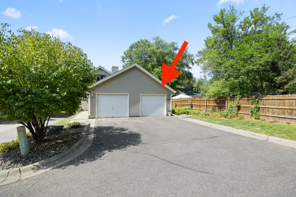 1880 Shady Beach Avenue Roseville, MN 55113