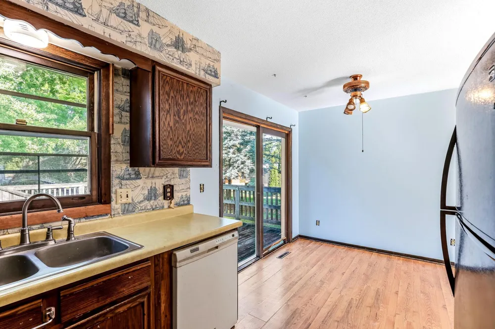 4383 Garden Trail Eagan, MN 55123