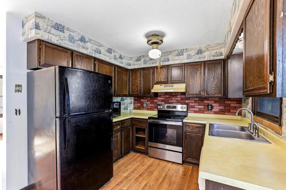 4383 Garden Trail Eagan, MN 55123