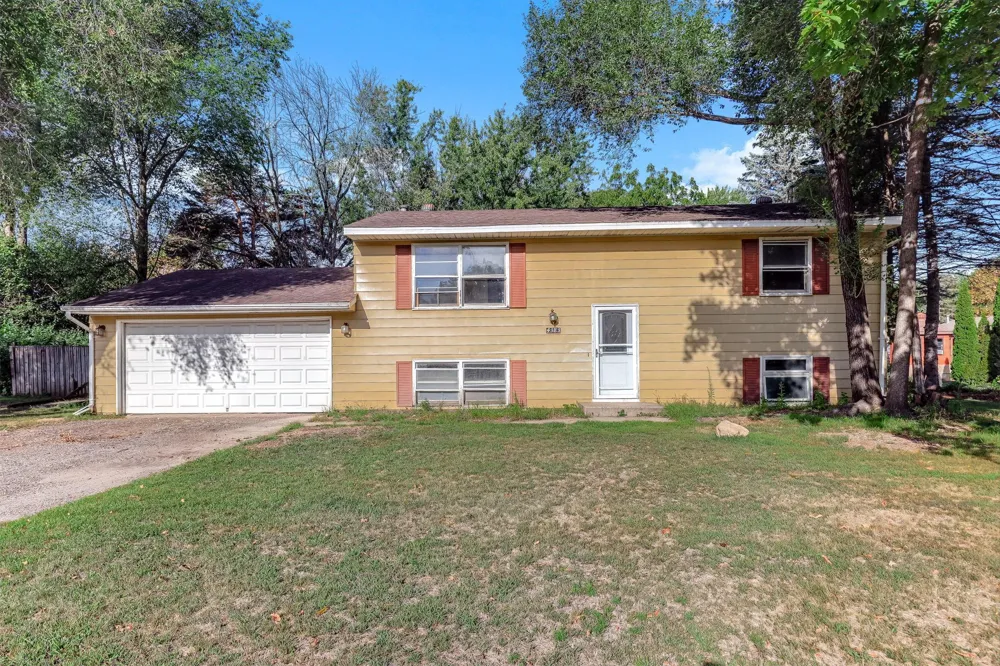 4383 Garden Trail Eagan, MN 55123