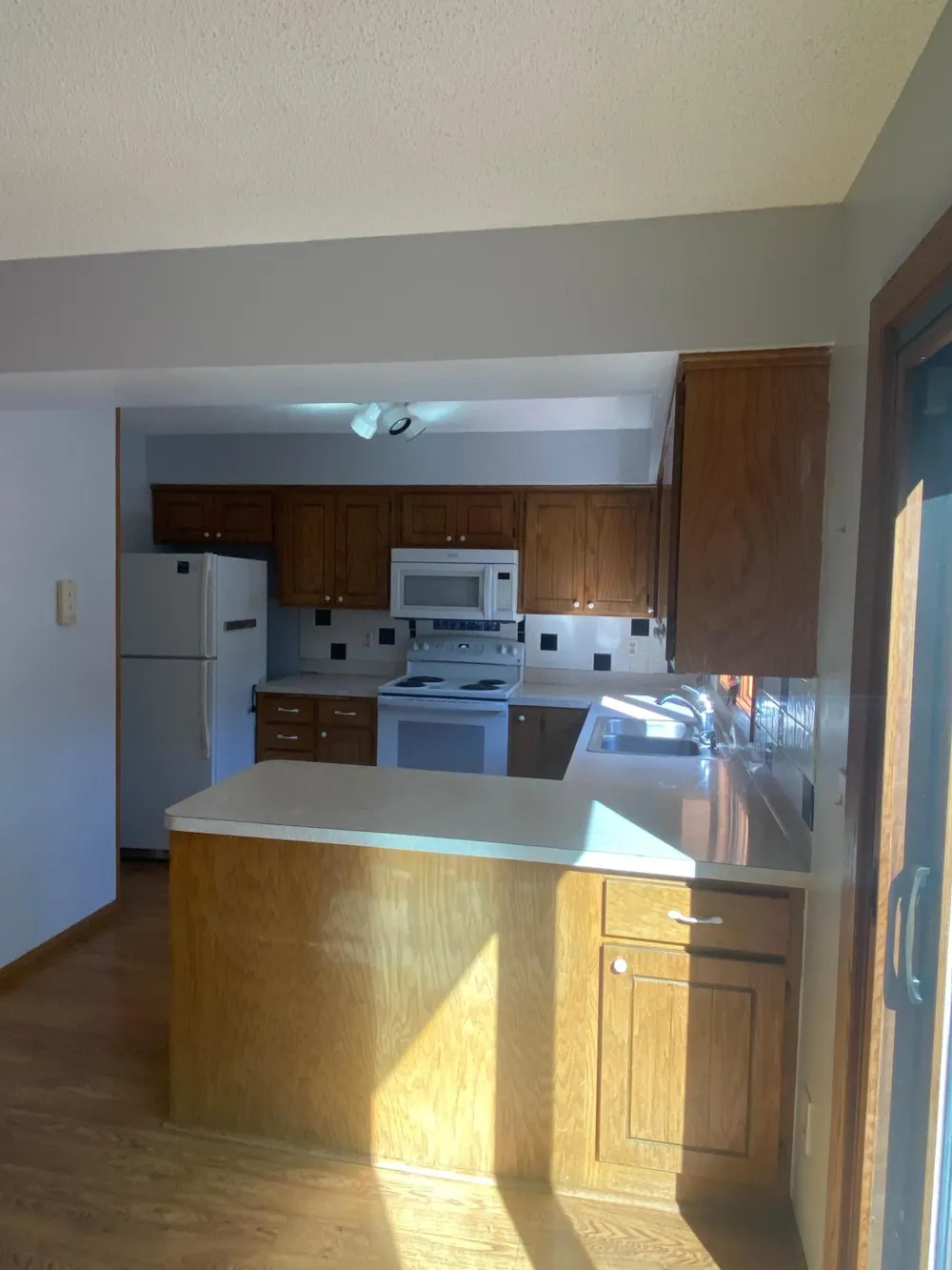 1361 Knoll Drive Shoreview, MN 55126