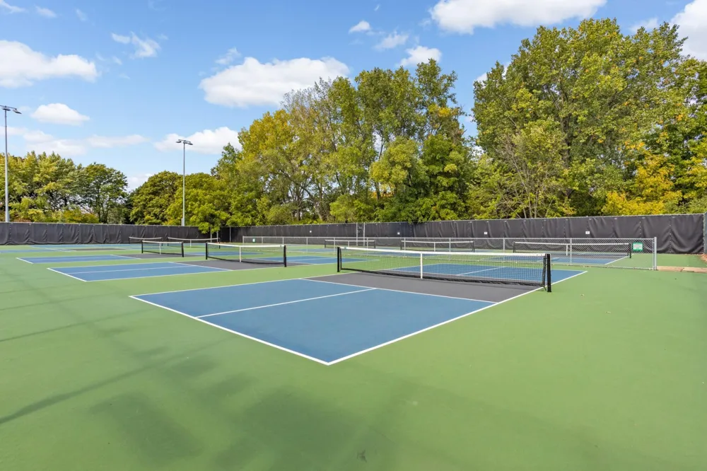 2704 Rolling Oaks Road Burnsville, MN 55337