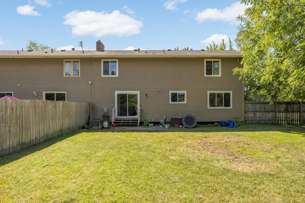 2704 Rolling Oaks Road Burnsville, MN 55337