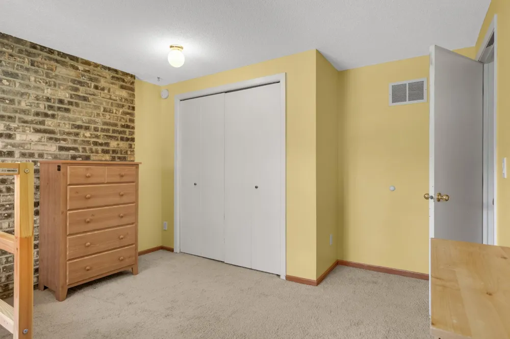 2704 Rolling Oaks Road Burnsville, MN 55337