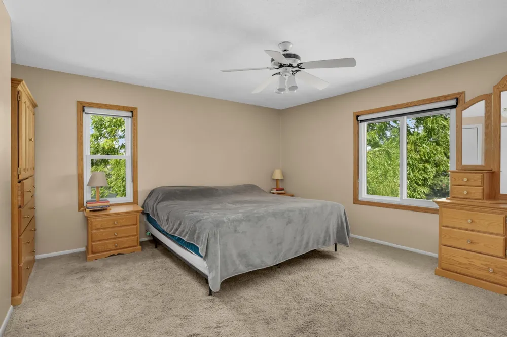 2704 Rolling Oaks Road Burnsville, MN 55337