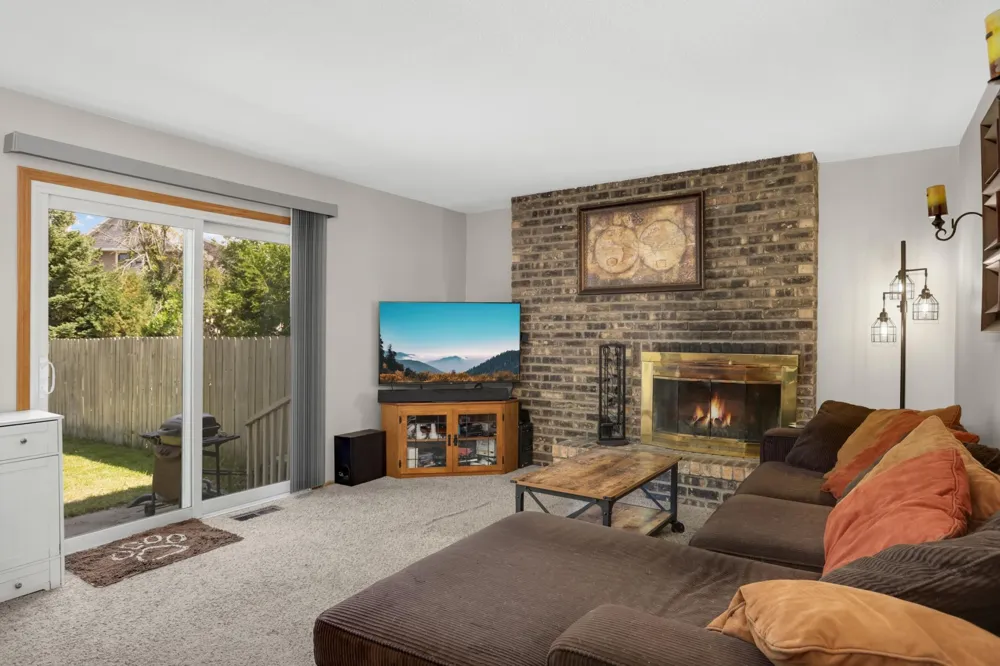 2704 Rolling Oaks Road Burnsville, MN 55337
