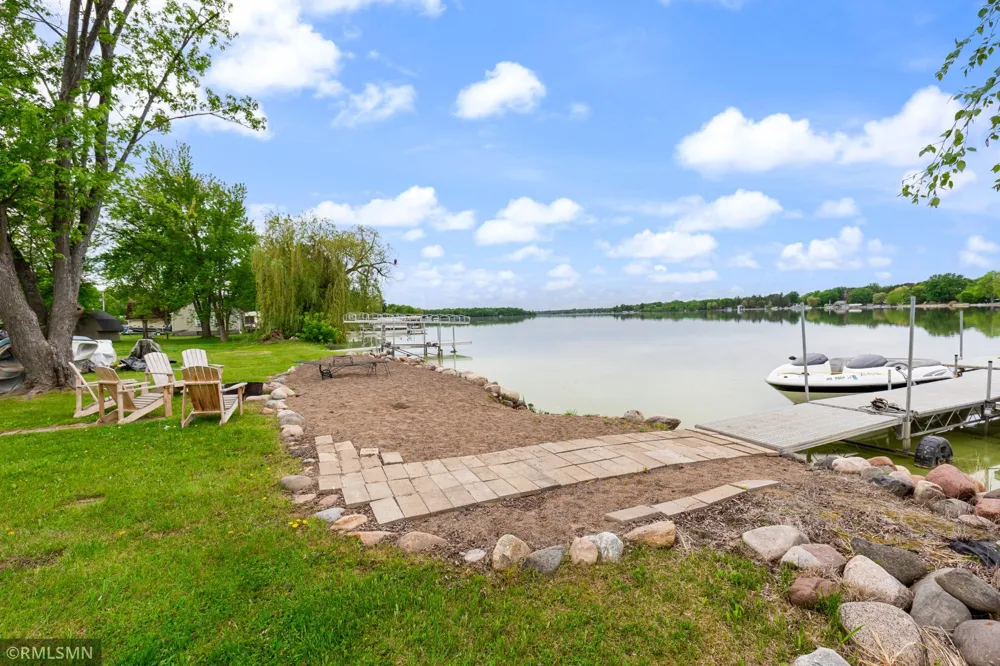 28584- Lakewood Drive NW Isanti, MN 55040
