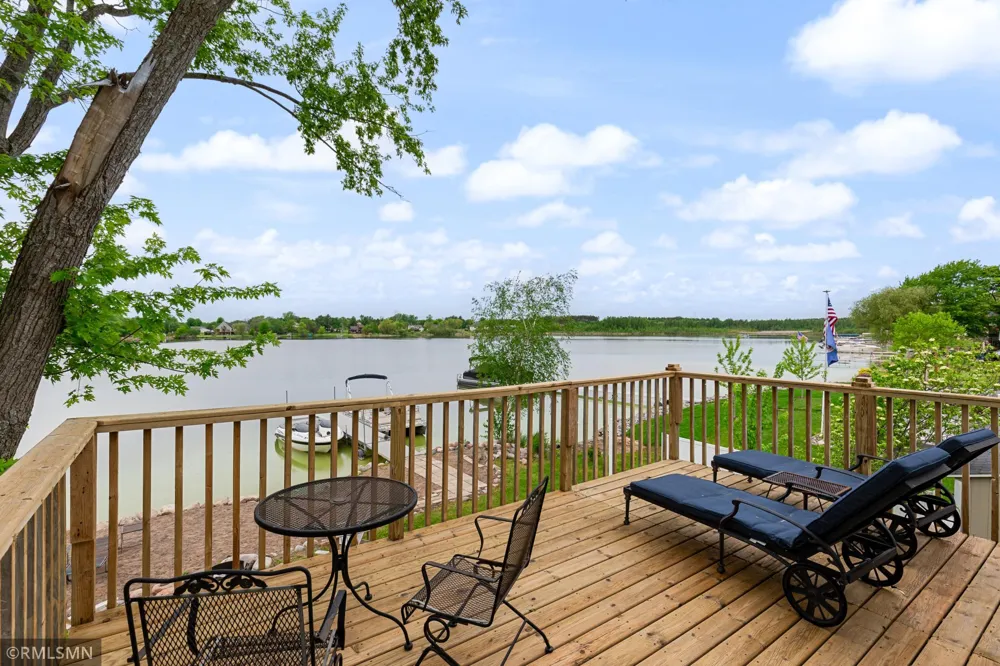 28584- Lakewood Drive NW Isanti, MN 55040