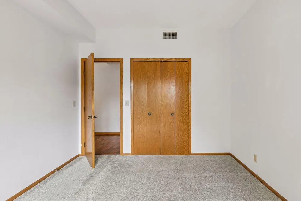 1830 Eagle Ridge Drive #3001 Mendota Heights, MN 55118
