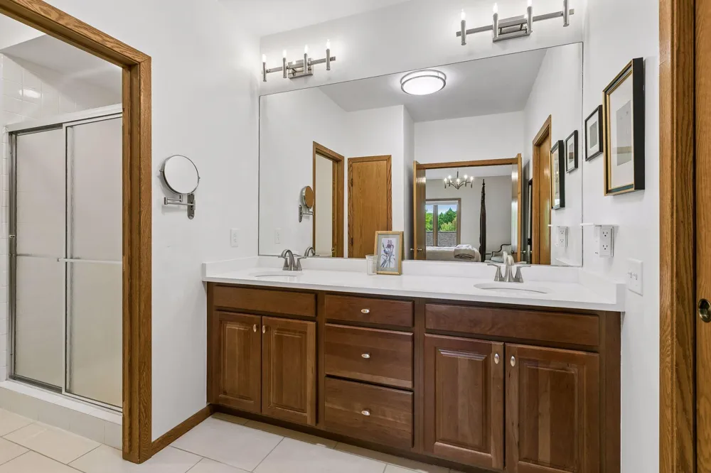 1830 Eagle Ridge Drive #3001 Mendota Heights, MN 55118