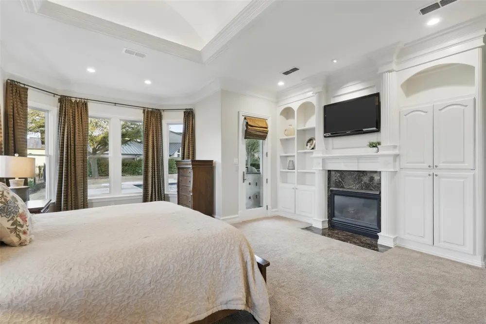 6800 Oak Hill Drive Fort Worth, TX 76132