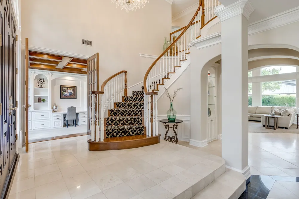 6800 Oak Hill Drive Fort Worth, TX 76132