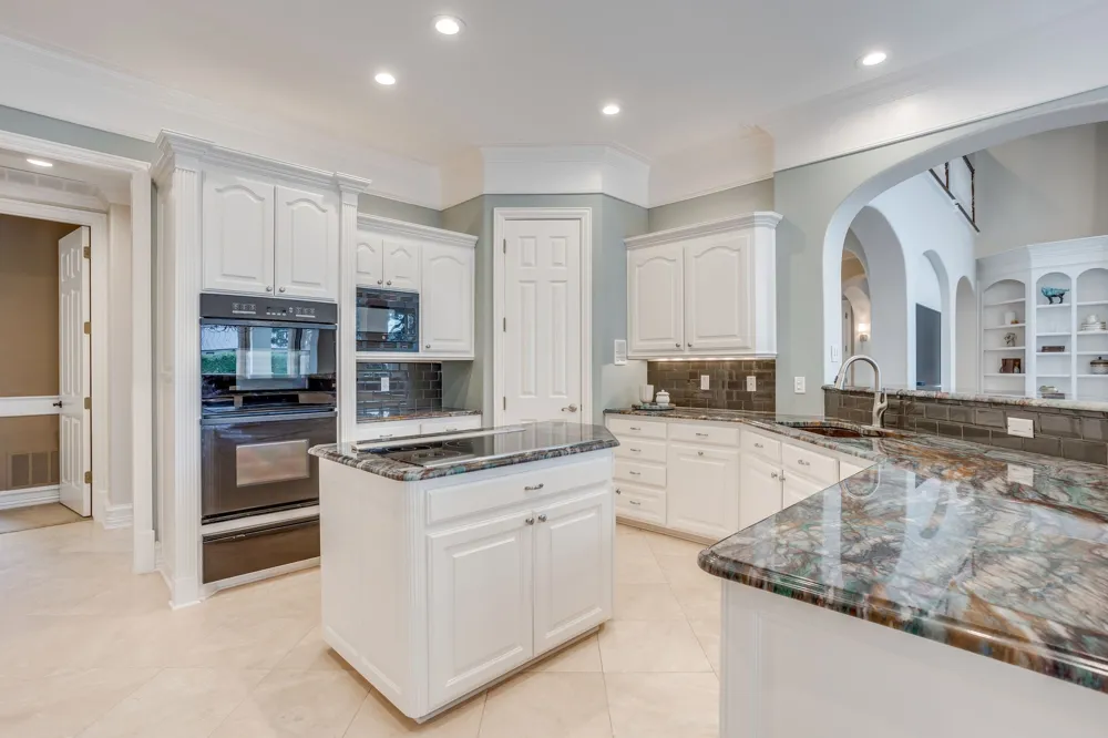6800 Oak Hill Drive Fort Worth, TX 76132