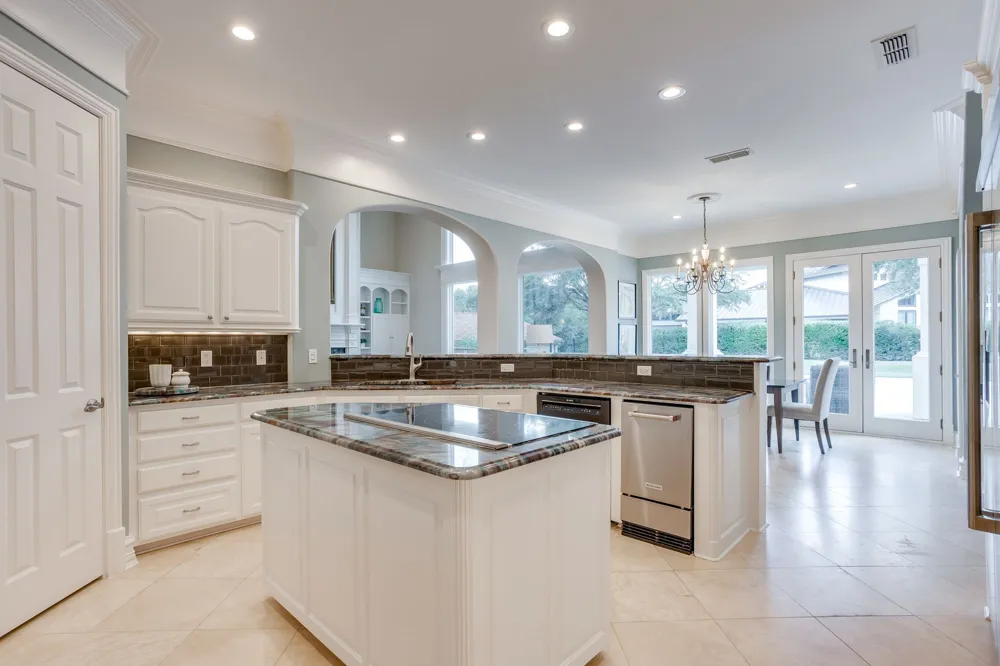 6800 Oak Hill Drive Fort Worth, TX 76132