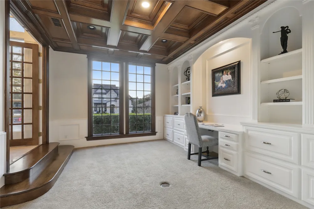 6800 Oak Hill Drive Fort Worth, TX 76132