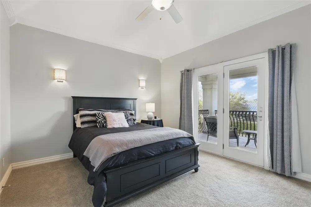 6800 Oak Hill Drive Fort Worth, TX 76132