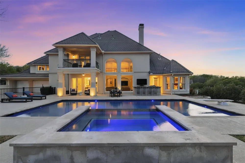 6800 Oak Hill Drive Fort Worth, TX 76132