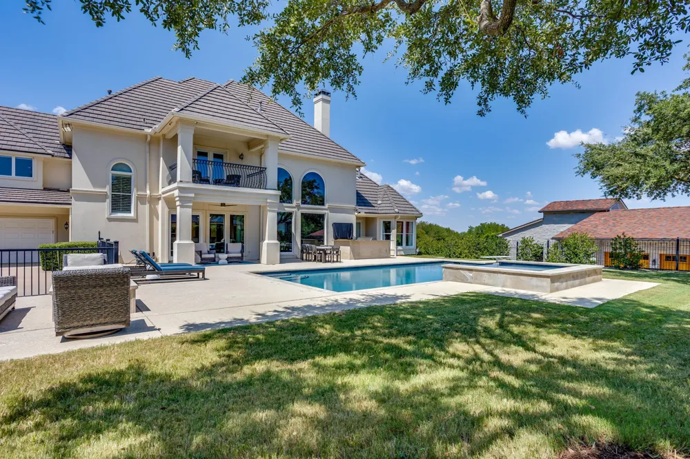 6800 Oak Hill Drive Fort Worth, TX 76132