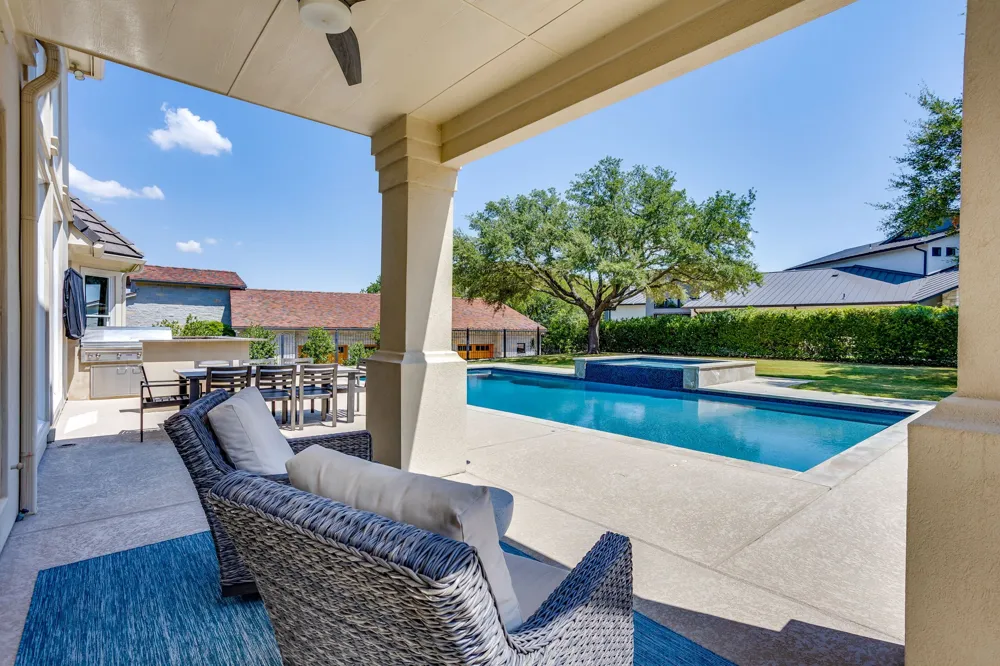 6800 Oak Hill Drive Fort Worth, TX 76132