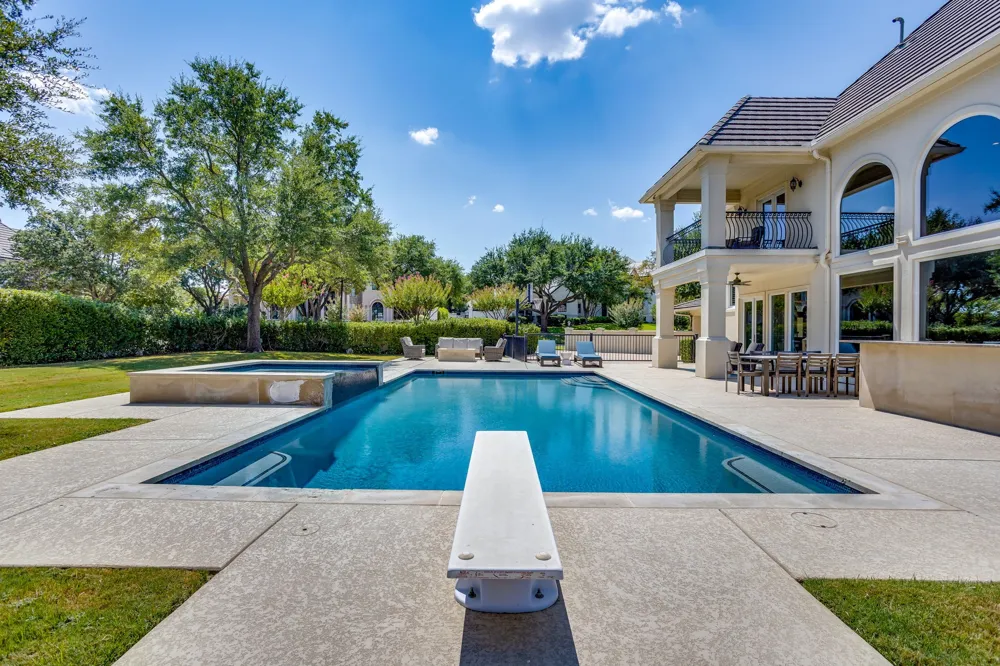 6800 Oak Hill Drive Fort Worth, TX 76132