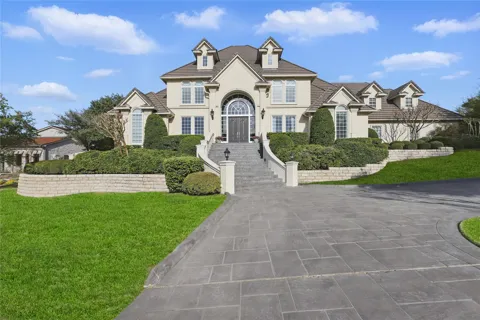 6800 Oak Hill Drive