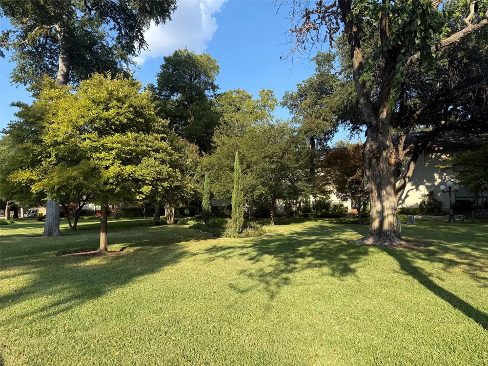 6422 Cedar Hollow Drive Dallas, TX 75248