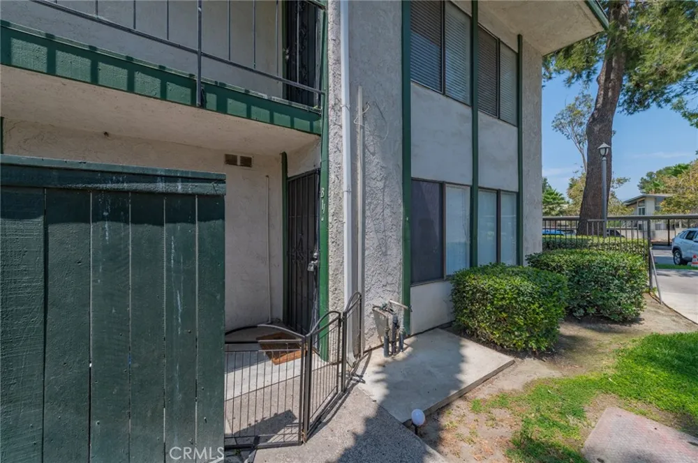 1735 E Washington Street #B-11 Colton, CA 92324