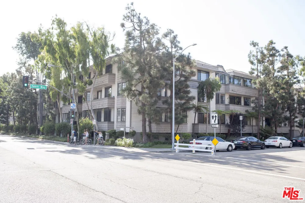 310 Tahiti Way #106 Marina del Rey, CA 90292