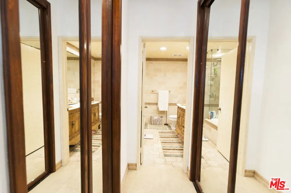 310 Tahiti Way #106 Marina del Rey, CA 90292