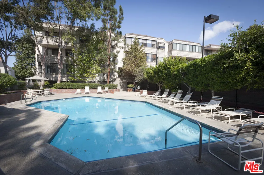 310 Tahiti Way #106 Marina del Rey, CA 90292
